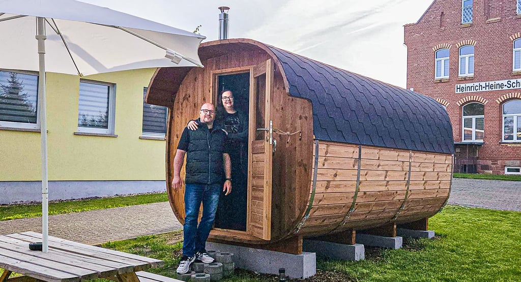 In Bad Dürrenberg vermieten Sebastian und Manuela Stolle seit Kurzem Campingfässer zum Übernachten.