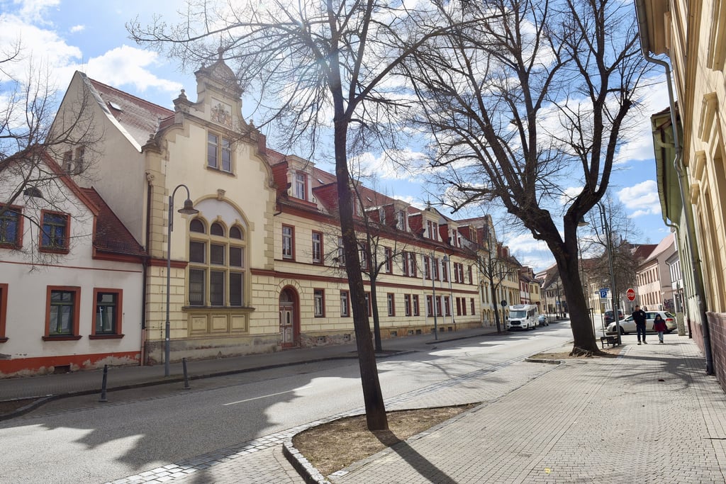 Blick auf die Kreisverwaltung in der Lindenalllee in Eisleben.