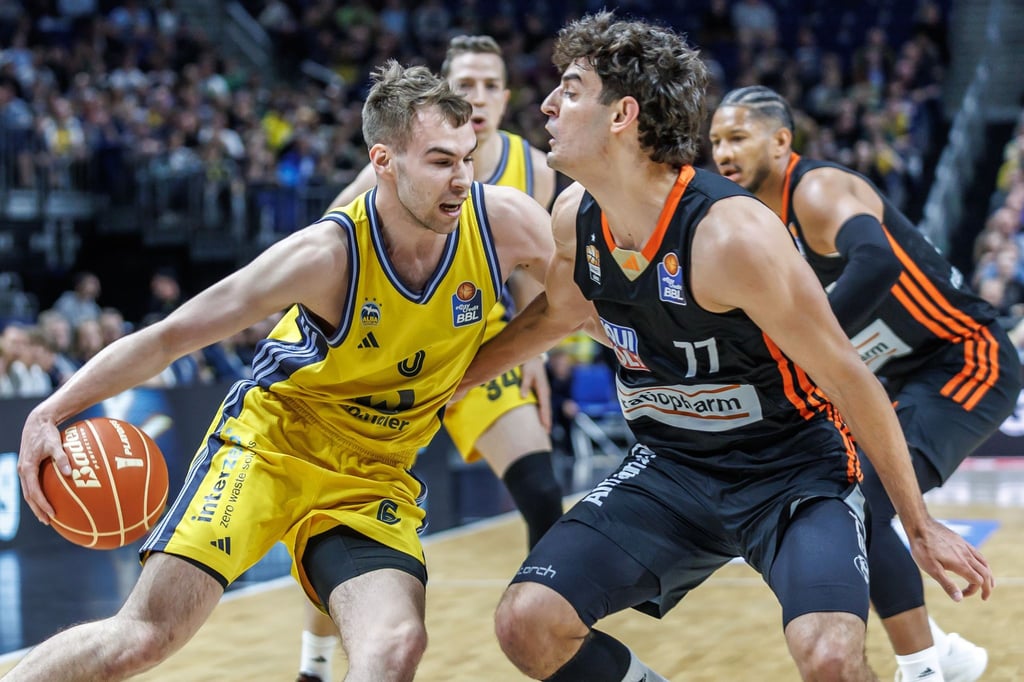 Nationalspieler Malte Delow im Duell mit Ulms Topscorer Ben Saraf