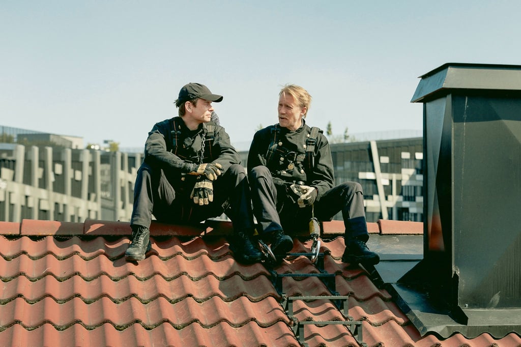 Jan Gunnar Røise und Thorbjørn Harr in einer Szene des Films „Oslo Stories: Sehnsucht“