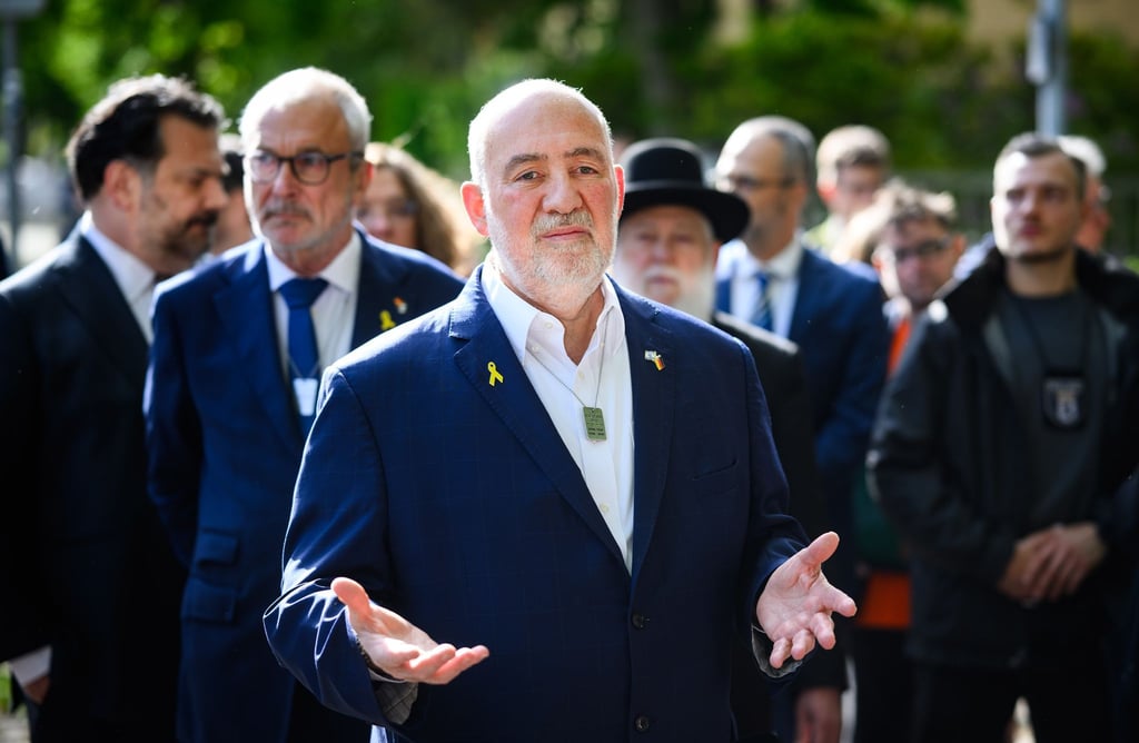 Israels Botschafter in Deutschland, Ron Prosor, verurteilte die Schüsse in Washington als Resultat der Dämonisierung Israels.