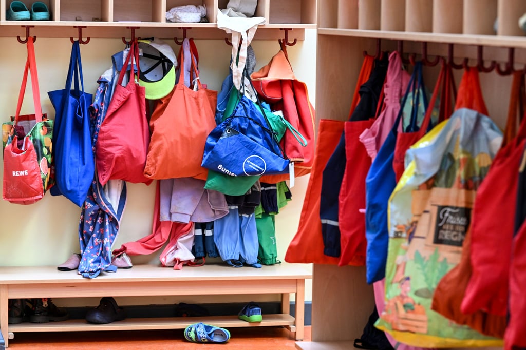 Seit Jahresbeginn werden im Eigenbetrieb Kindertagesstätten der Stadt Halle keine Erzieher mehr eingestellt – auch Azubis werden nicht übernommen und befristete Verträge nicht verlängert.
