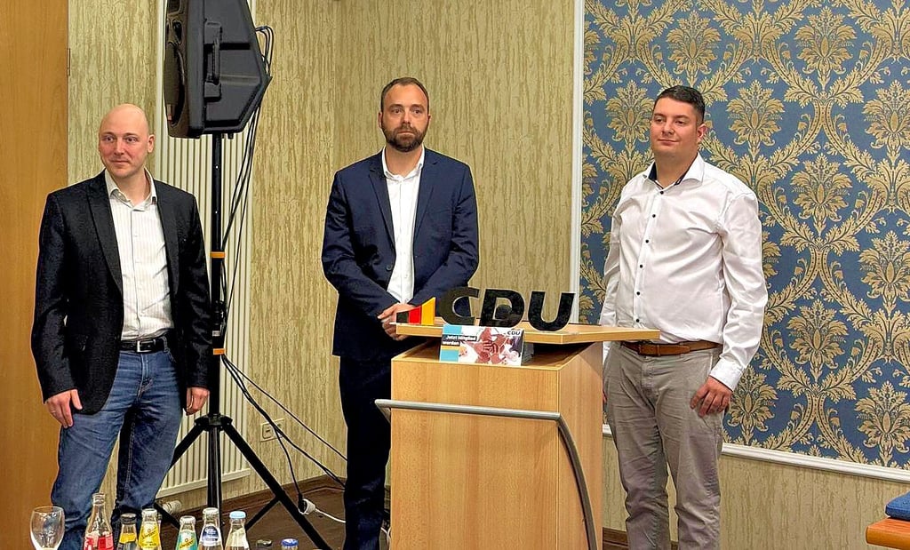 Die drei Kandidaten der CDU: Daniel Schlothmann- Jeschek, Frank Fabian und Kevin Besser (von links). Dabei war eigentlich alles auf Gunnar Schellenberger ausgelegt.