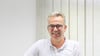 Dr. Jörg Schulze setzt in seiner Praxisgemeinschaft in Jerichow auf einen KI-Telefonassistent, der Anrufe der Patienten entgegennimmt.