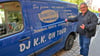 DJ Klaus Klotz ist auch mit 65 noch „on tour“. In diesem Jahr feiert er vierfaches Jubiläum. 