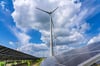 Das Akzeptanz- und Beteiligungsgesetz soll Kommunen finanziell beteiligen, wenn auf ihren Flächen Photovoltaiganlagen oder Windräder gebaut werden. Wie viel genau, wird bisher eher geschätzt.