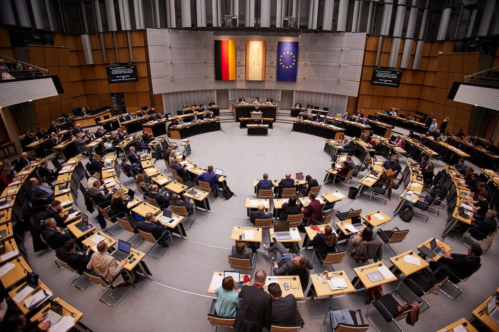 Das Berliner Landesparlament diskutierte kontrovers über die Frage eines AfD-Verbots. (Archiv)