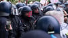 Bbei einer Propalästinensischen Demonstrationen war ein Polizeibeamter schwer verletzt worden. (Archivbild)