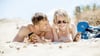 Sommer, Sonne, Strandromantik? Dafür sollte man zwischendurch auch mal das Handy weglegen und analoge Akzente setzen.