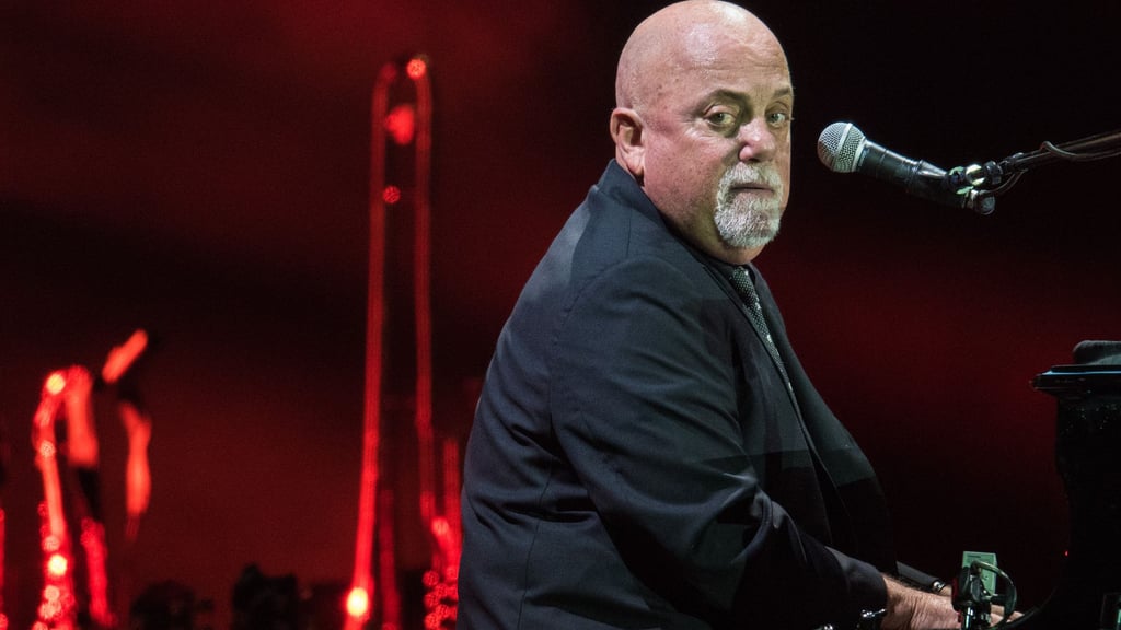 Billy Joel bei einem Konzert in Frankfurt im September 2016. Der Mann am Klavier ist krank.