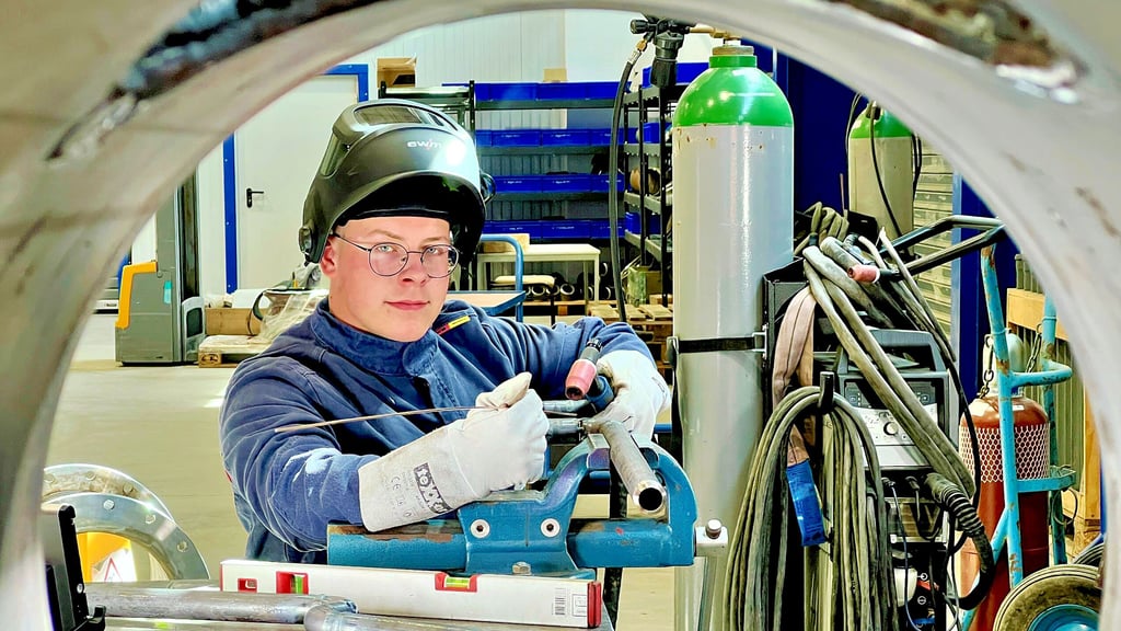 Im Rahmen seiner Ausbildung bei der Firma Jaeger in Bernburg bildet das Schweißen für David Schrumpf inzwischen einen wichtigen Schwerpunkt.