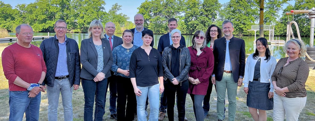 Kommunen, die Anrainer der Havel sind, trafen sich im Jugendklub am See in Kamern zur Saisoneröffnung der Wassertourismus-Intitiative FUN.