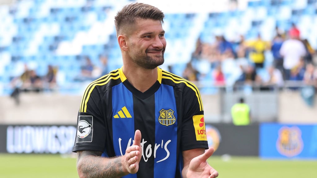 Kai Brünker spielt mit dem 1. FC Saarbrücken gegen Eintracht Braunschweig in der Relegation um die 2. Bundesliga