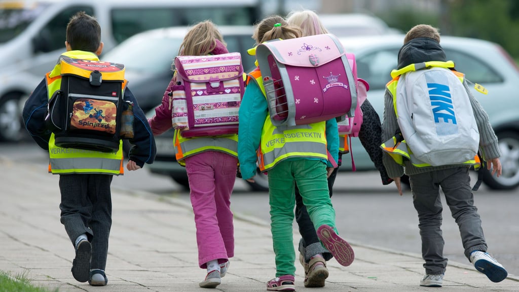 In Bad Lauchstädt sorgen zwei Vorfälle, bei denen Kinder von einem weißen Lieferwagen verfolgt wurden, für Aufregung.