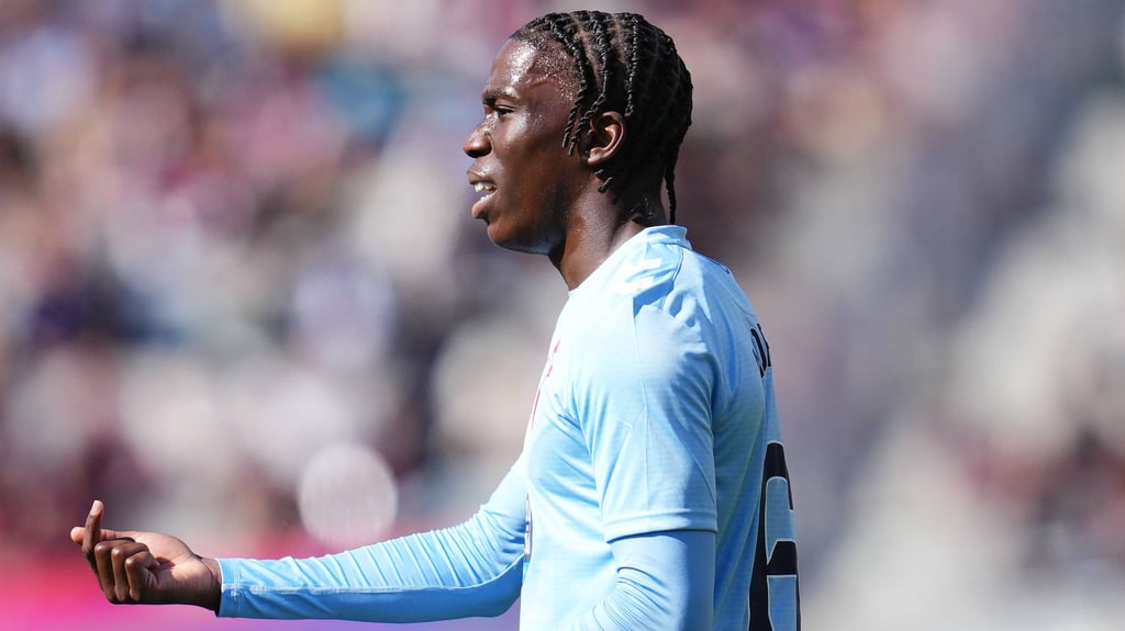 Ilaix Moriba gibt bei Celta Vigo Anweisungen.