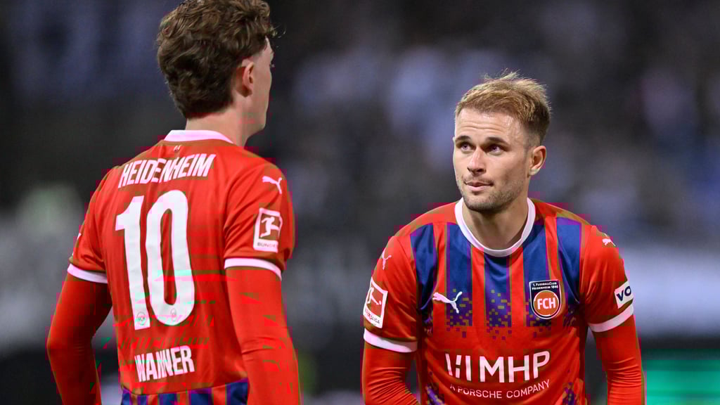 Leo Scienza (re.) kam in der zweiten Halbzeit und sorgte mit seinen beiden Assists beim Bundesliga-Relegationsspiel zwischen 1. FC Heidenheim und SV Elversberg für den Ausgleich.