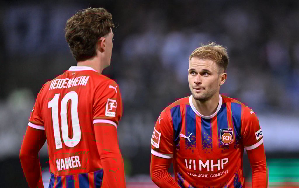 Leo Scienza (re.) kam in der zweiten Halbzeit und sorgte mit seinen beiden Assists beim Bundesliga-Relegationsspiel zwischen 1. FC Heidenheim und SV Elversberg für den Ausgleich.