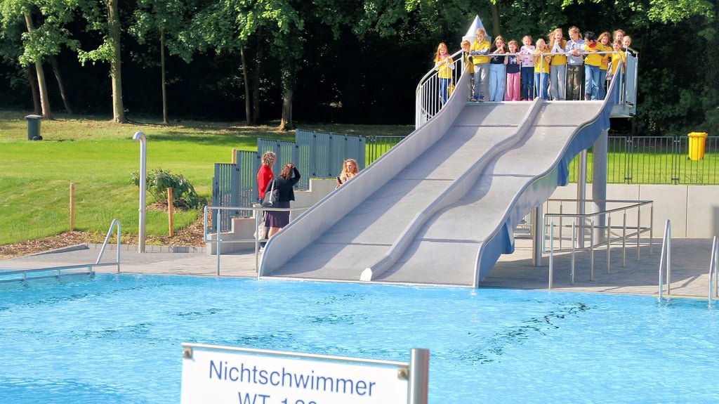 Die neue Rutsche im Nordbad Halle.