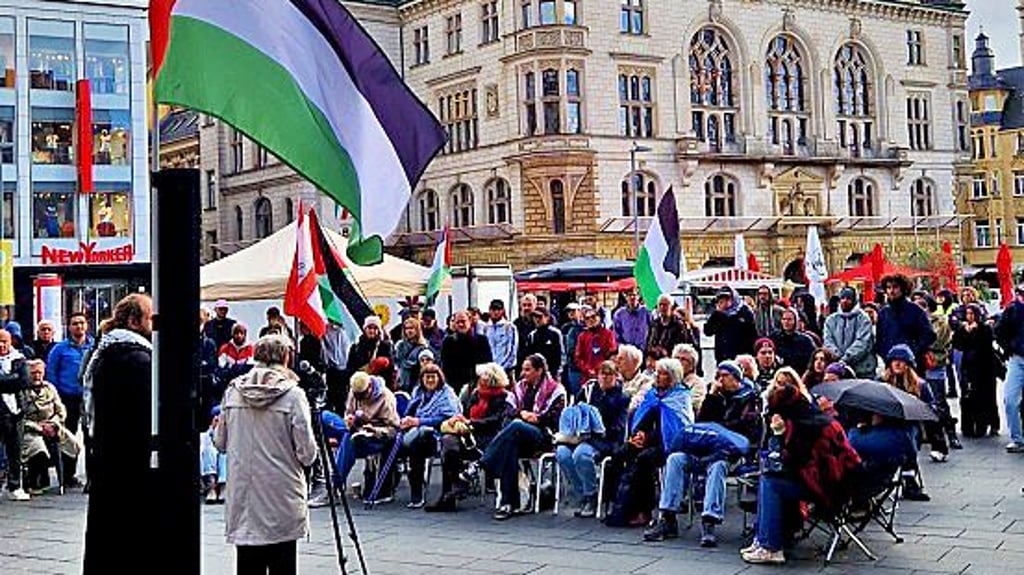 Vor dem Ratshof: Kundgebung pro Palästina