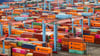 Container vor der Verladung im Hamburger Hafen. Die deutsche Industrie hofft auf Entspannung im Zollkonflikt mit den USA. (Archivbild)