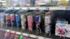 Im neuen Getränkeautomat an den Schulen im Wernigeröder Stadtfeld gibt es den Energydrink Red Bull in vielen verschiedenen Geschmacksrichtungen.