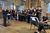 Der Gemischte Chor des Dr. Frank-Gymnasiums Staßfurt unter der Leitung von Dr. Ralf O. Schubert gestaltete am Donnerstag das Eröffnungsprogramm in der Stadtkirche in Egeln  mit. 