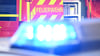 Etwa 70 Feuerwehrleute sind bei dem Brand im Einsatz. (Symbolbild)