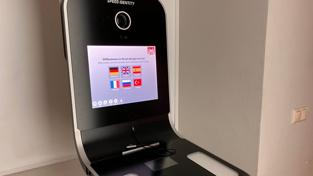 An einem solchen Automaten können Passfotos erstellt werden.