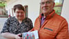 Trisha Ciesielski und Eckehard Peters präsentieren das kleine Pixi-Buch über das Ascherslebener Museum.