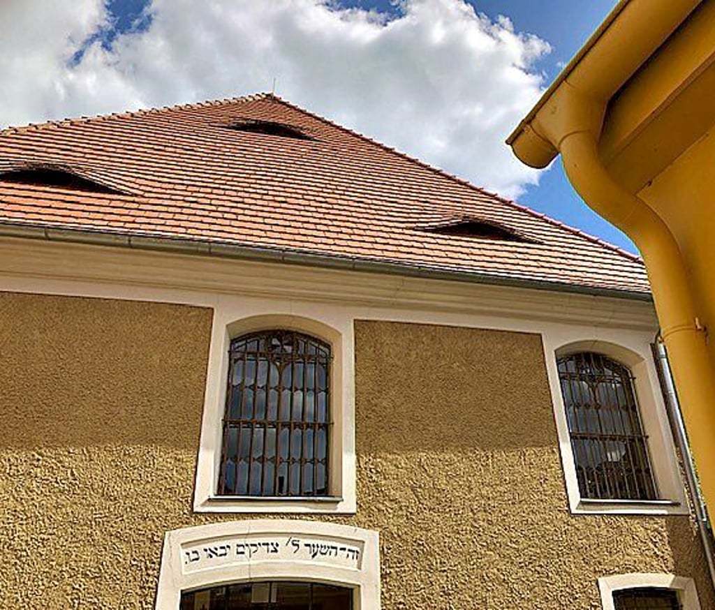 Das Dach der Synagoge ist vor gut 20 Jahren mit Biberschwanzziegeln eingedeckt worden.