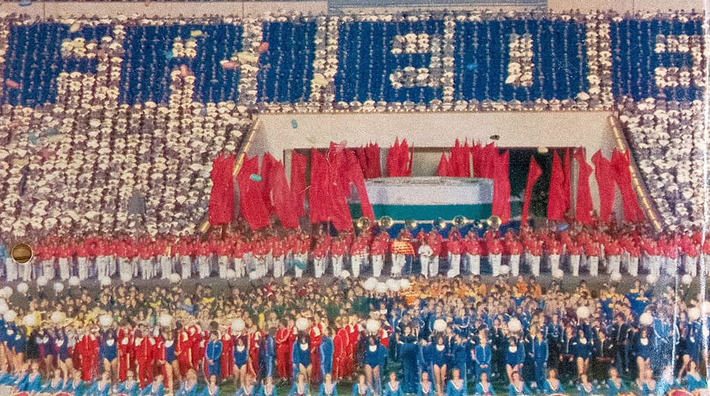 Aufnahme aus dem Fotoalbum von damals: Das Zentralstadion war 1987 bestens gefüllt.