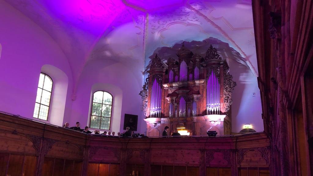 Im vergangenen Jahr bei einer Veranstaltung anlässlich 30 Jahre Kulturkirche festlich beleuchtet: die Orgel in St. Blasii. Sie wird auch in diesem Jahr wieder bei Konzerten erklingen.