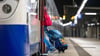 Reisende auf der Bahnstrecke zwischen Bremen, Vechta und Osnabrück mussten oft mit Verspätungen rechnen. (Symbolbild)