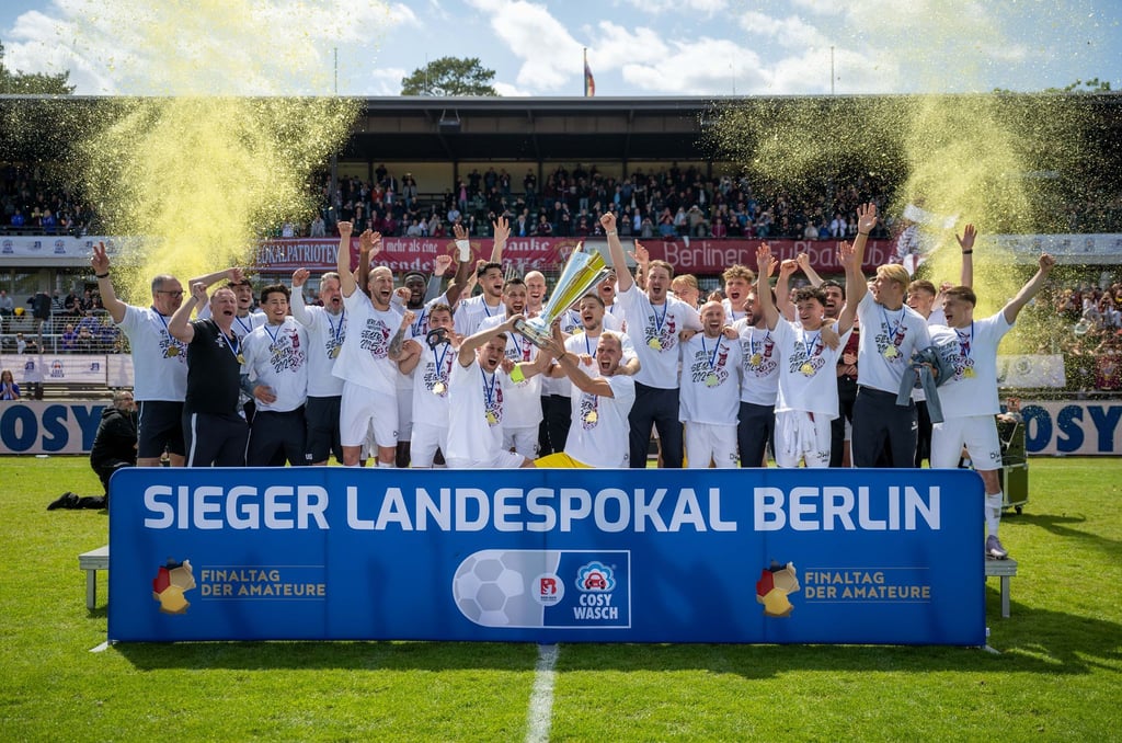 Der Pokalsieg wurde vom BFC ausgiebig gefeiert.