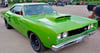 Ein sattgrüner Dodge Charger R/T zieht beim Salt-City-Custom-Event die Blicke auf sich –  amerikanische V8-Kultur auf Zörbigs Straßen.