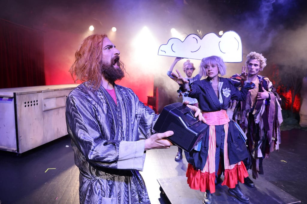 Szene aus "Mr Gum und der fliegende Tanzbär" im Theater Magdeburg. Foto: Dorothea Tuch/TM