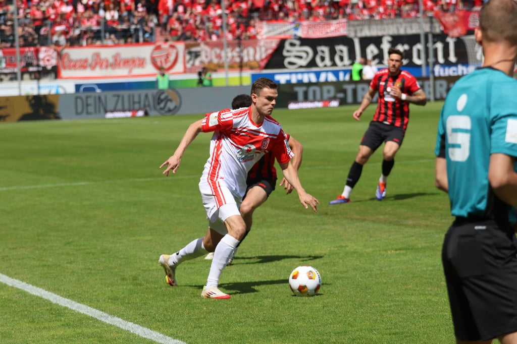 Fabrice Hartmann und der HFC taten sich gegen Lok Stendal lange schwer