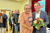 Glückwünsche gab es für den Krumpaer Sven Czekalla (r.) nach seiner Wahl als CDU-Landratskandidat auch aus der Heimat, hier von Ortschaftsrat  Stefan Rausch. 