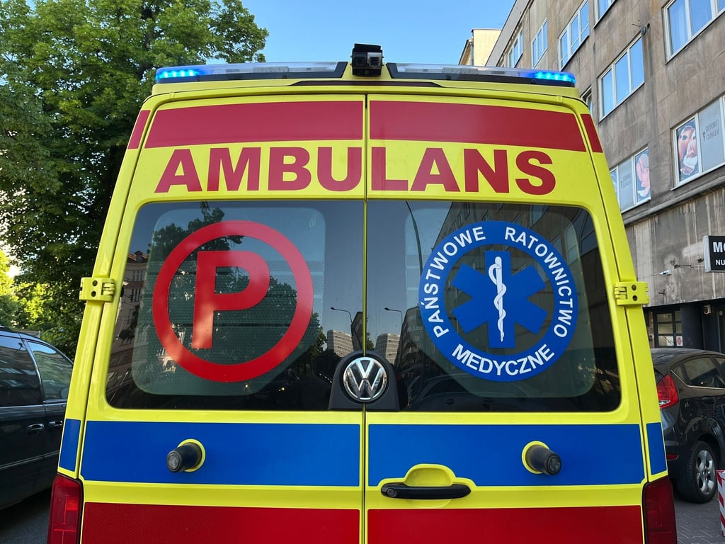 Bei einem Autorennen in Polen ist es zu einem schweren Unfall mit Verletzten gekommen.