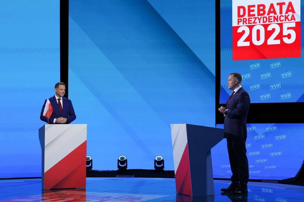Der liberale Kandidat Trzaskowski (links) und sein nationalkonservativer Rivale Nawrocki treten am kommenden Sonntag in der Stichwahl gegeneinander an. (Archivbild)