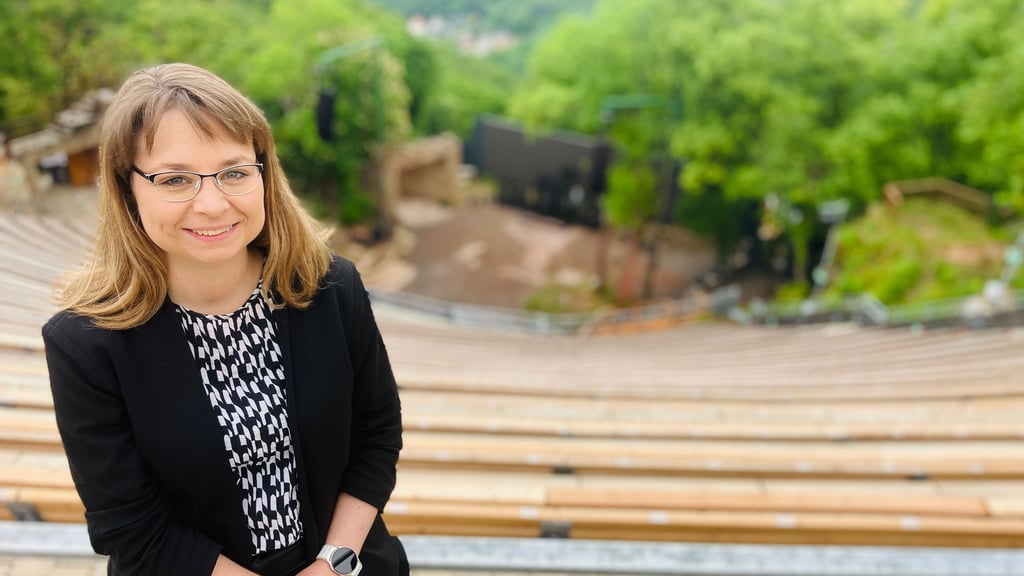 Seit 2017 steht Franziska Fischer als Laienschauspielerin auf der Bühne des Bergtheaters Thale. Beim Musical Walpurga ist die 34-Jährige die Regieassistentin.