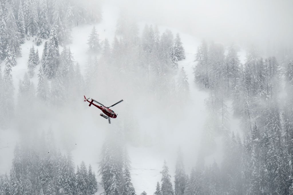 In der Schweiz sind die Leichen von fünf Skitourengängern entdeckt worden.