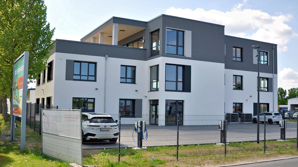 Das neue Verwaltungsgebäude der Genthiner Firma Krömer wird in den kommenden Wochen bezogen.