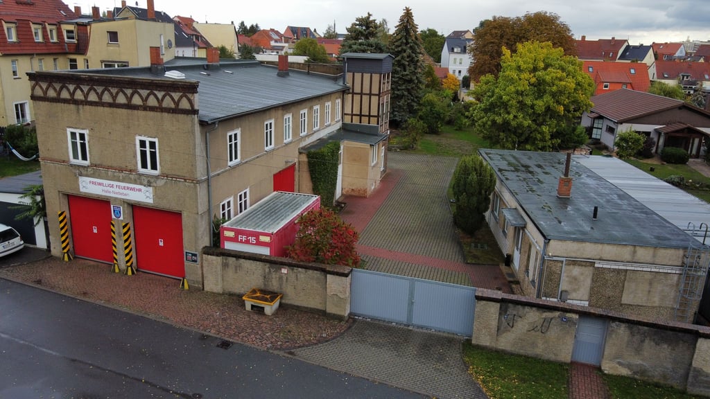 Das alte Feuerwehrgebäude in Nietleben soll abgerissen und durch einen Neubau ersetzt werden.