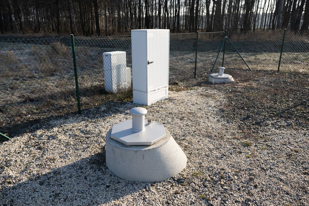 Messstation des Deutschen Zentrums für Astrophysik in Ralbitz. In der Lausitz wird nach einem idealen Standort für ein unterirdisches Labor gesucht.
