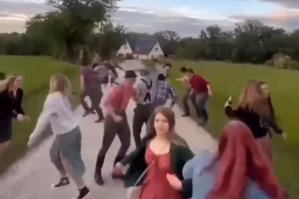Im WhatsApp-Kanal von Tageblatt/MZ zu sehen: Das witzige Video der Großjenaer Pfingstgesellschaft. Ach so: Im Kanal bitte nicht vergessen, rechts oben auf "Abonnieren" zu klicken.