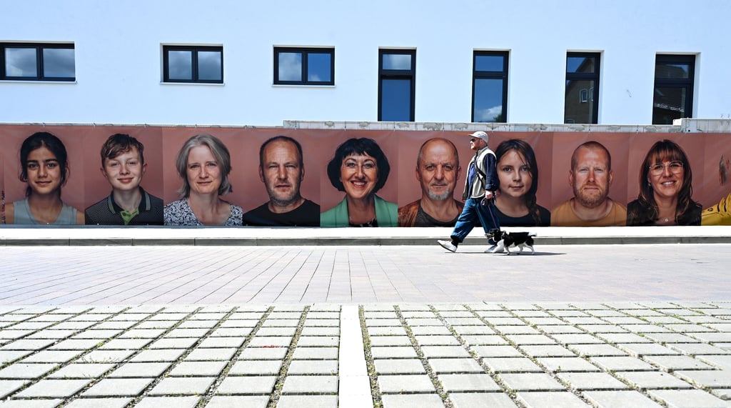 Zum Gedenkjahr "500 Jahre Bauernkrieg und Thomas Müntzer" ist in Allstedt (Landkreis Mansfeld-Südharz) eine Ausstellung im öffentlichen Raum entstanden. Sie zeigt auch Menschen, die in Allstedt leben.