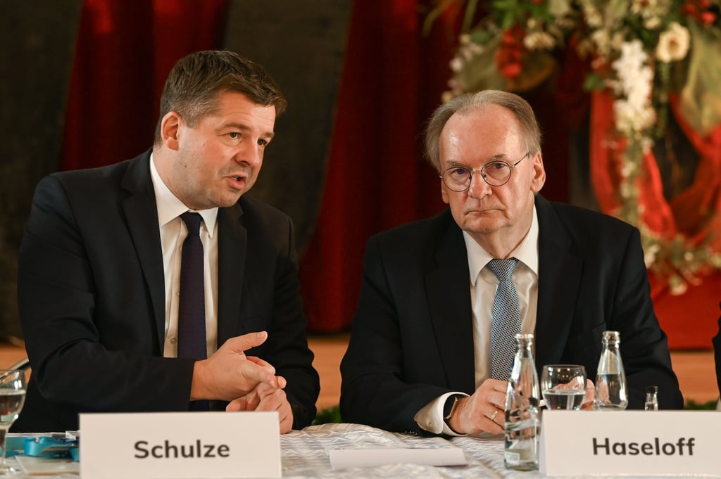Wer wird Spitzenkandidat der CDU Sachsen-Anhalt? Parteichef Sven Schulze (links) oder Ministerpräsident Reiner Haseloff?