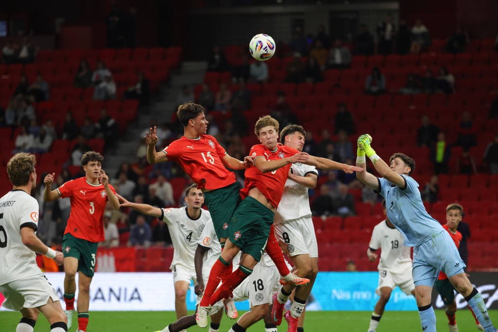 Die deutsche U17-Nationalmannschaft unterlag gegen Portugal und schied somit aus der U17-Europameisterschaft aus.