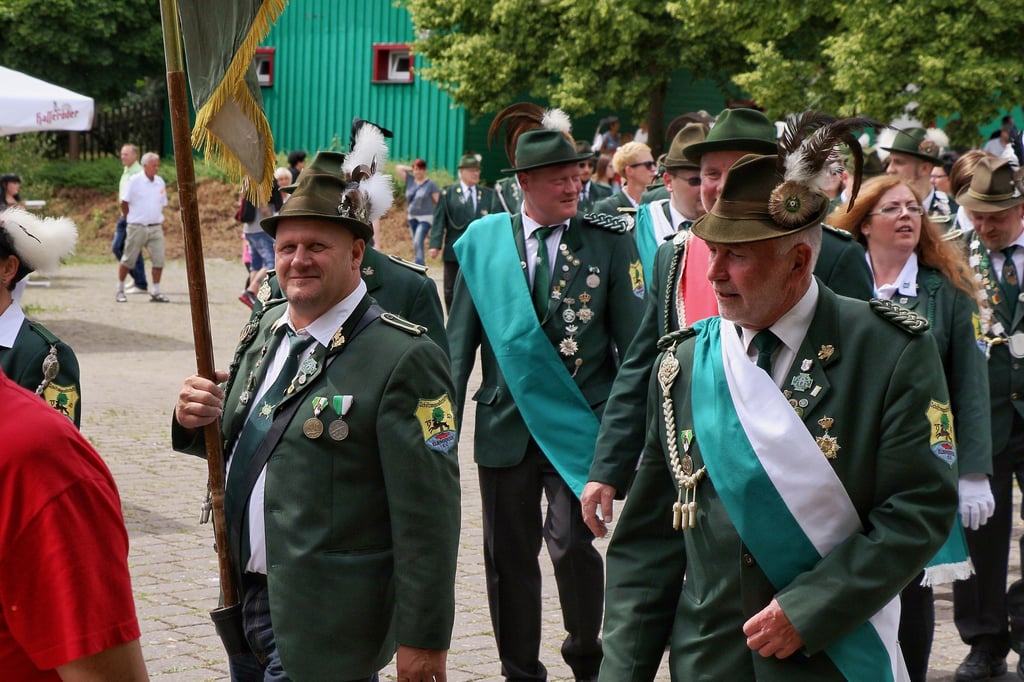 Das Schützenfest in Elbingerode findet vom 30. Mai bis 1. Juni 2025 statt. Das Bild zeigt den Umzug 2018.